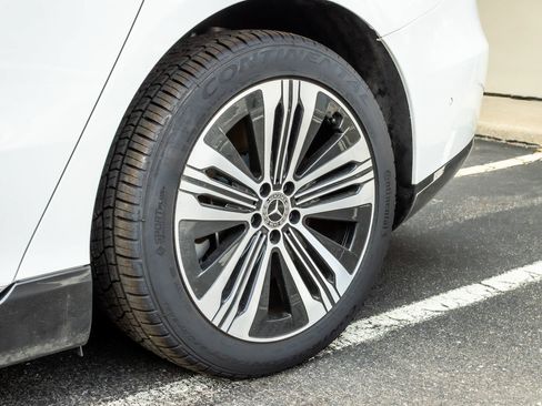 Used 2022 Mercedes-Benz EQS 450+ Sedan image 11