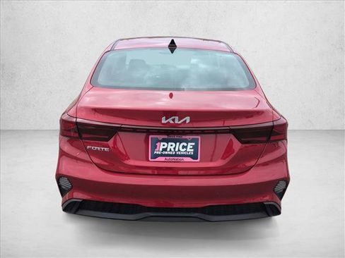 Used 2022 Kia Forte LXS image 7