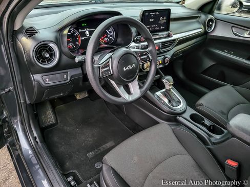 Used 2023 Kia Forte LXS image 8