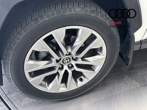 Used 2020 Toyota RAV4 Limited image 5