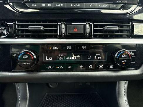Used 2025 Nissan Pathfinder SV AWD/4WD image 18