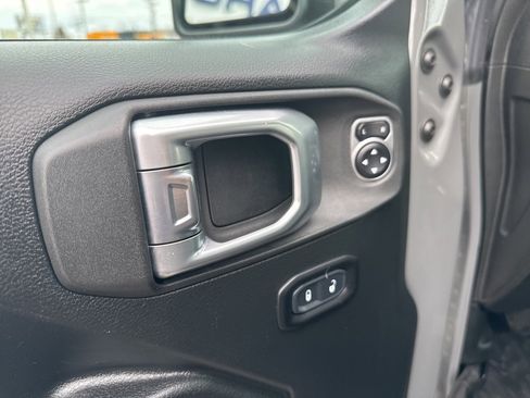 Used 2020 Jeep Wrangler Unlimited Sport image 9