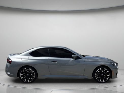Used 2025 BMW 230i Coupe w/ M Sport Package RWD image 2