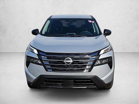 Used 2024 Nissan Rogue S image 2