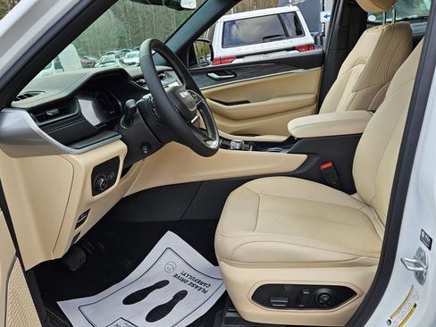 New 2026 Jeep Grand Cherokee Limited w/ Luxury Tech Group II image 5