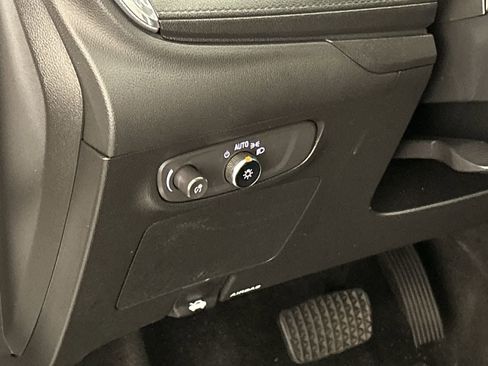 Used 2025 Buick Encore GX Preferred FWD image 12