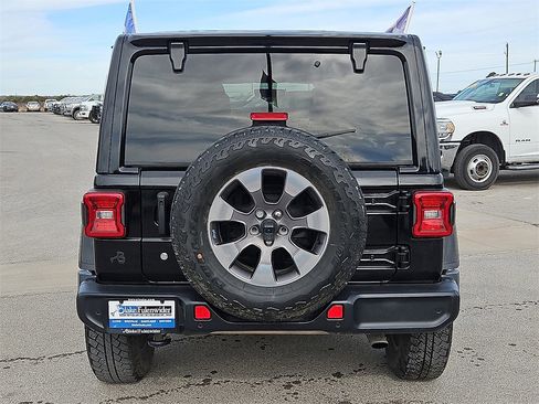 Used 2020 Jeep Wrangler Unlimited Sahara image 5