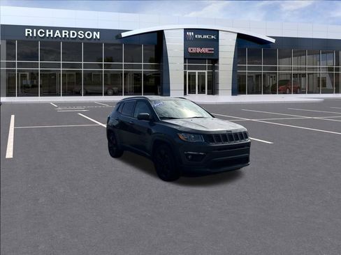 Used 2018 Jeep Compass Latitude w/ Popular Equipment Group FWD image 8