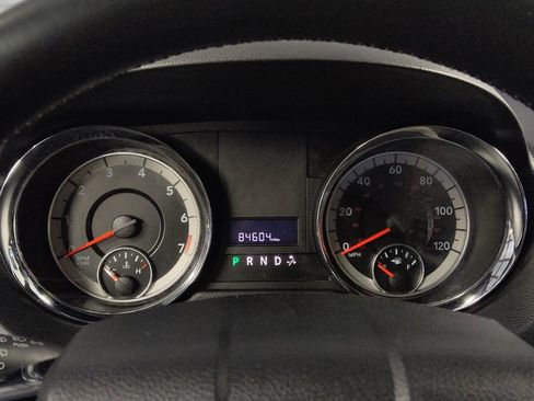 Used 2020 Dodge Grand Caravan SXT FWD image 23