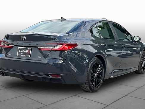 Used 2025 Toyota Camry SE FWD image 13