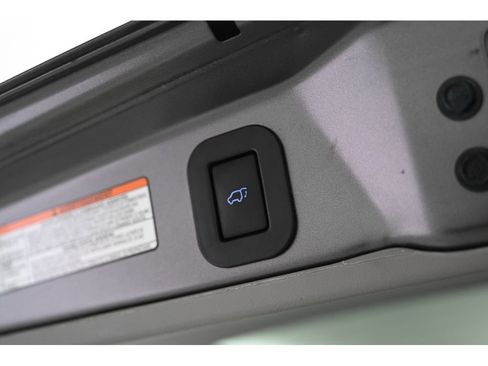 Used 2018 Toyota Sienna XLE image 53