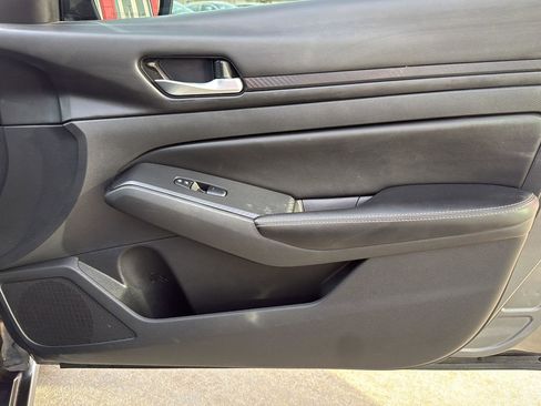 Used 2024 Nissan Altima 2.5 SV image 28