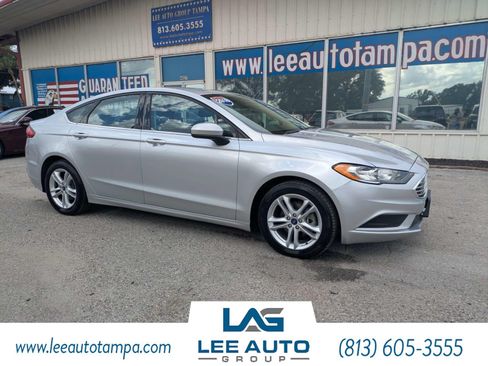 Used 2018 Ford Fusion SE w/ Fusion SE Technology Package FWD image 1