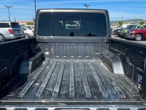 Used 2022 Jeep Gladiator Rubicon w/ LED Lighting Group AWD/4WD image 11