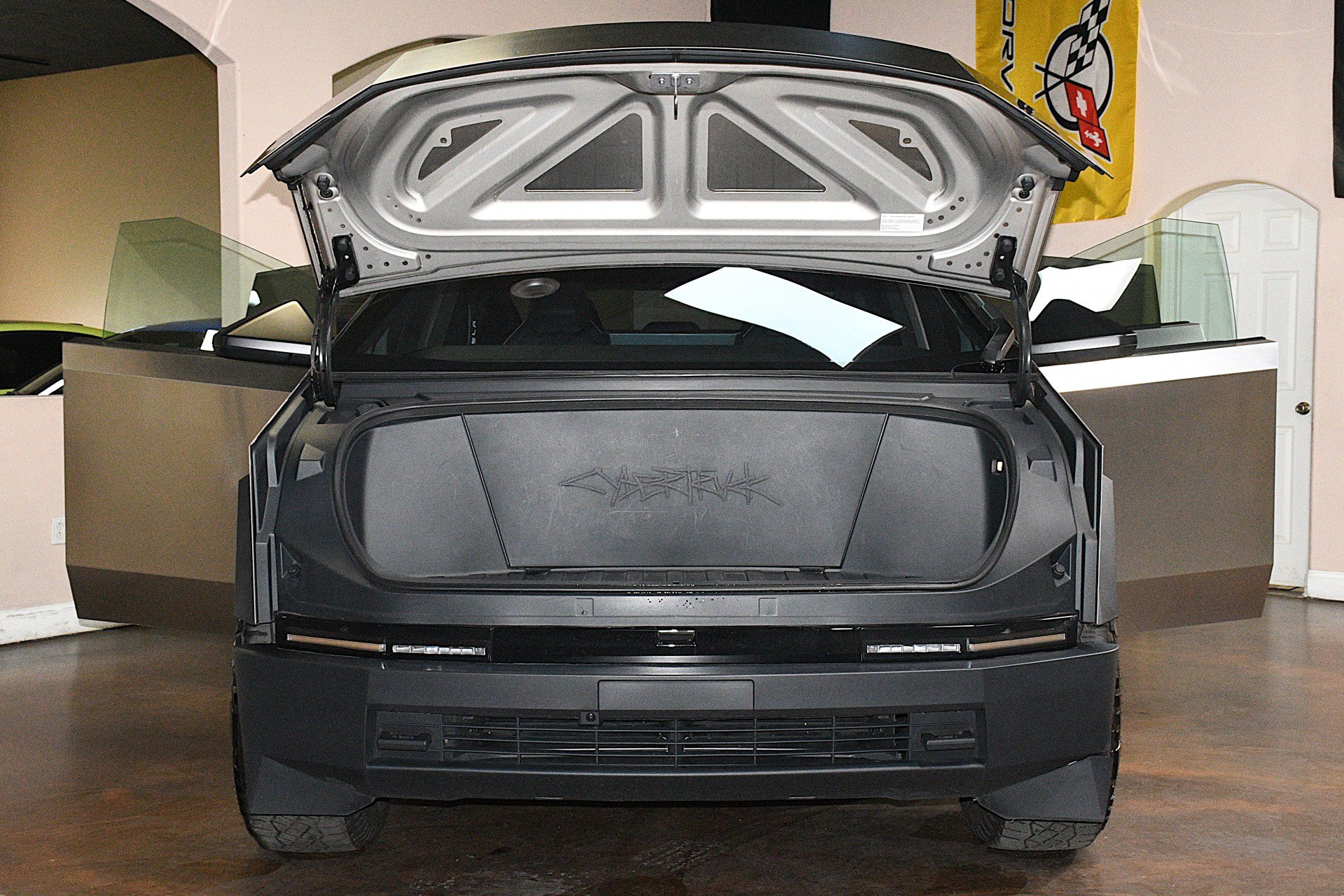 Used 2024 Tesla Cybertruck AWD Crew Cab image 87