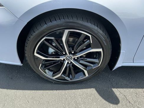 Used 2025 Nissan Altima 2.5 SR AWD/4WD image 12