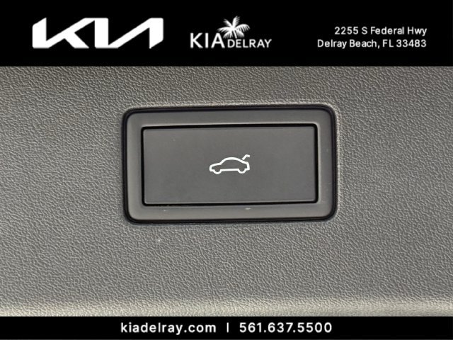 Used 2025 Volkswagen Tiguan SE FWD image 9
