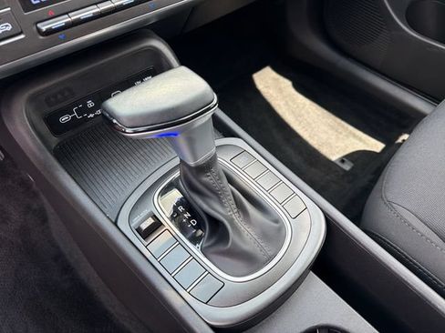 Used 2025 Hyundai Kona SEL FWD image 23
