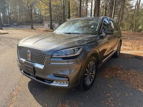 Used 2020 Lincoln Aviator Reserve w/ Equipment Group 201A image 2