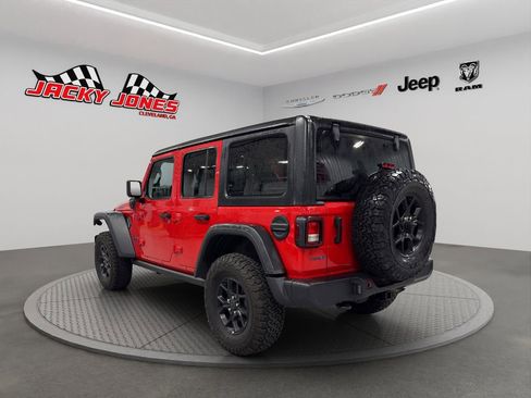 Used 2025 Jeep Wrangler Willys image 7