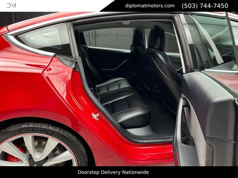 Used 2018 Tesla Model 3 Performance image 21