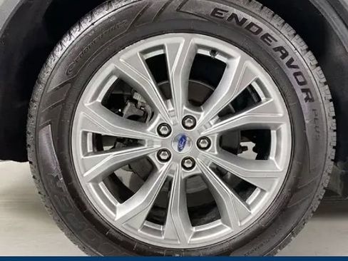 Used 2020 Ford Explorer Limited image 23