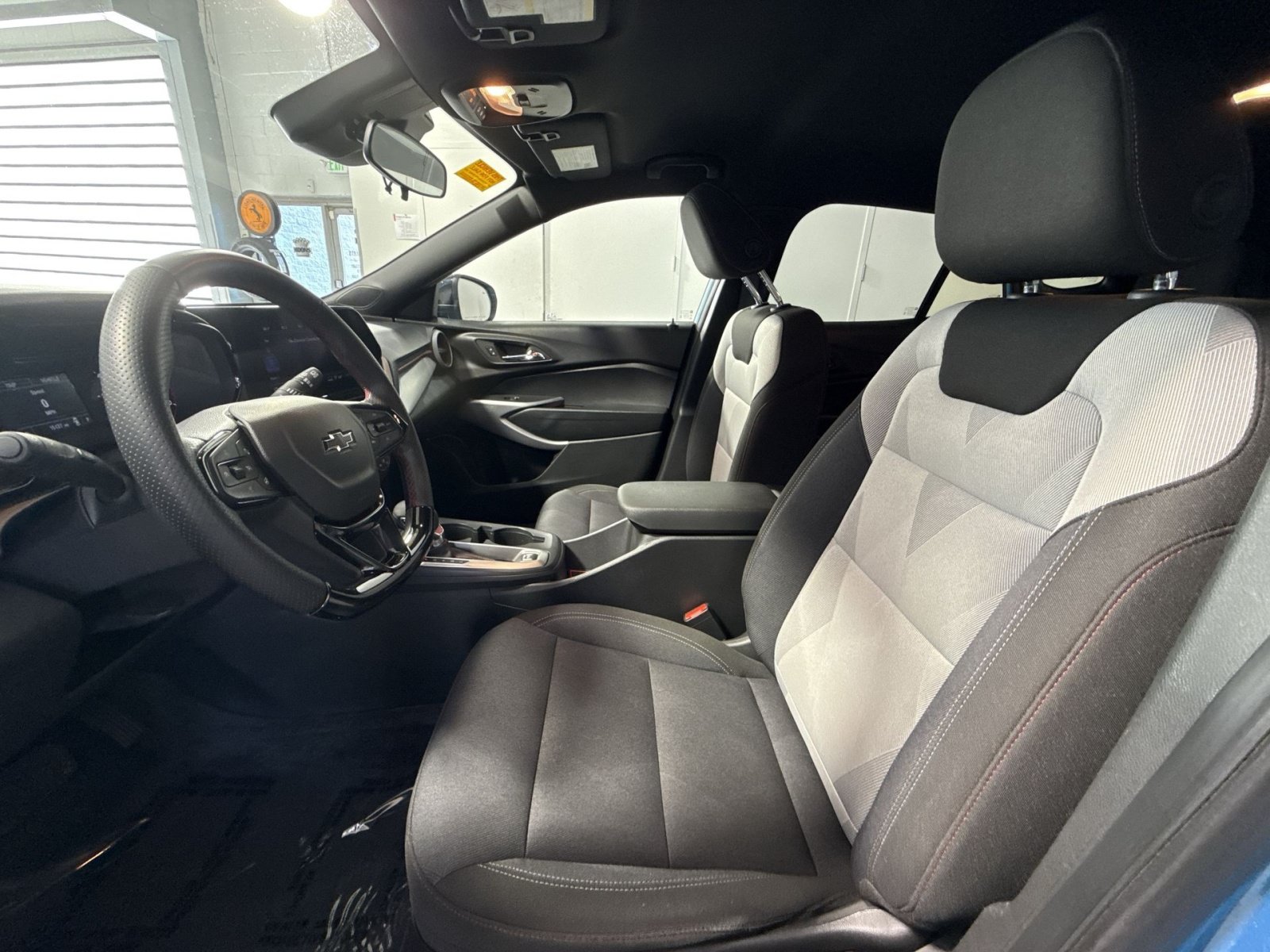 Used 2025 Chevrolet Trax RS w/ Driver Confidence Package FWD image 14