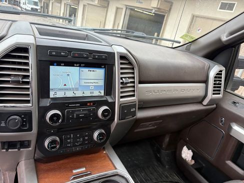 Used 2017 Ford F250 King Ranch w/ King Ranch Ultimate Package AWD/4WD image 21