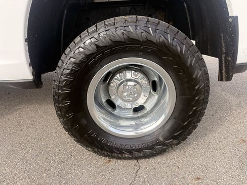 Used 2023 RAM 3500 Big Horn w/ Level 1 Equipment Group AWD/4WD image 11