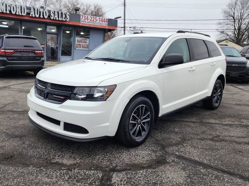 Used 2018 Dodge Journey SE w/ Blacktop Package image 6