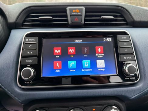 Used 2025 Nissan Versa SV image 36