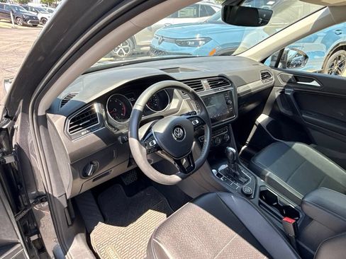 Used 2021 Volkswagen Tiguan SE w/ Panoramic Sunroof Package AWD/4WD image 12