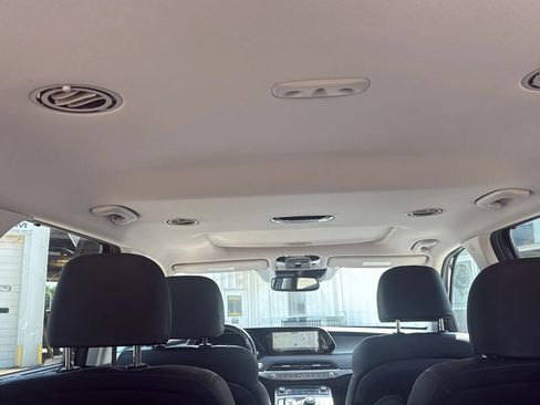 Used 2022 Hyundai Palisade SEL w/ Premium Package FWD image 9