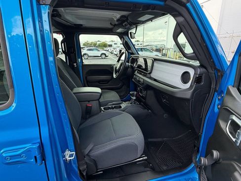 Used 2024 Jeep Wrangler Unlimited Sport AWD/4WD image 18