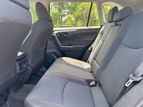 Used 2022 Toyota RAV4 LE AWD/4WD image 16