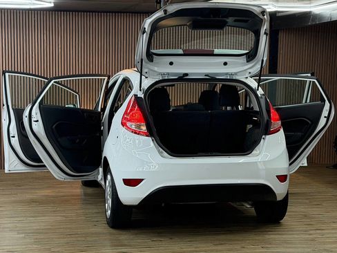 Used 2013 Ford Fiesta SE image 6