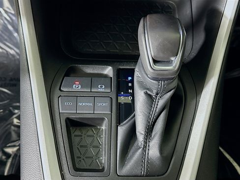 Used 2023 Toyota RAV4 XLE Premium image 21