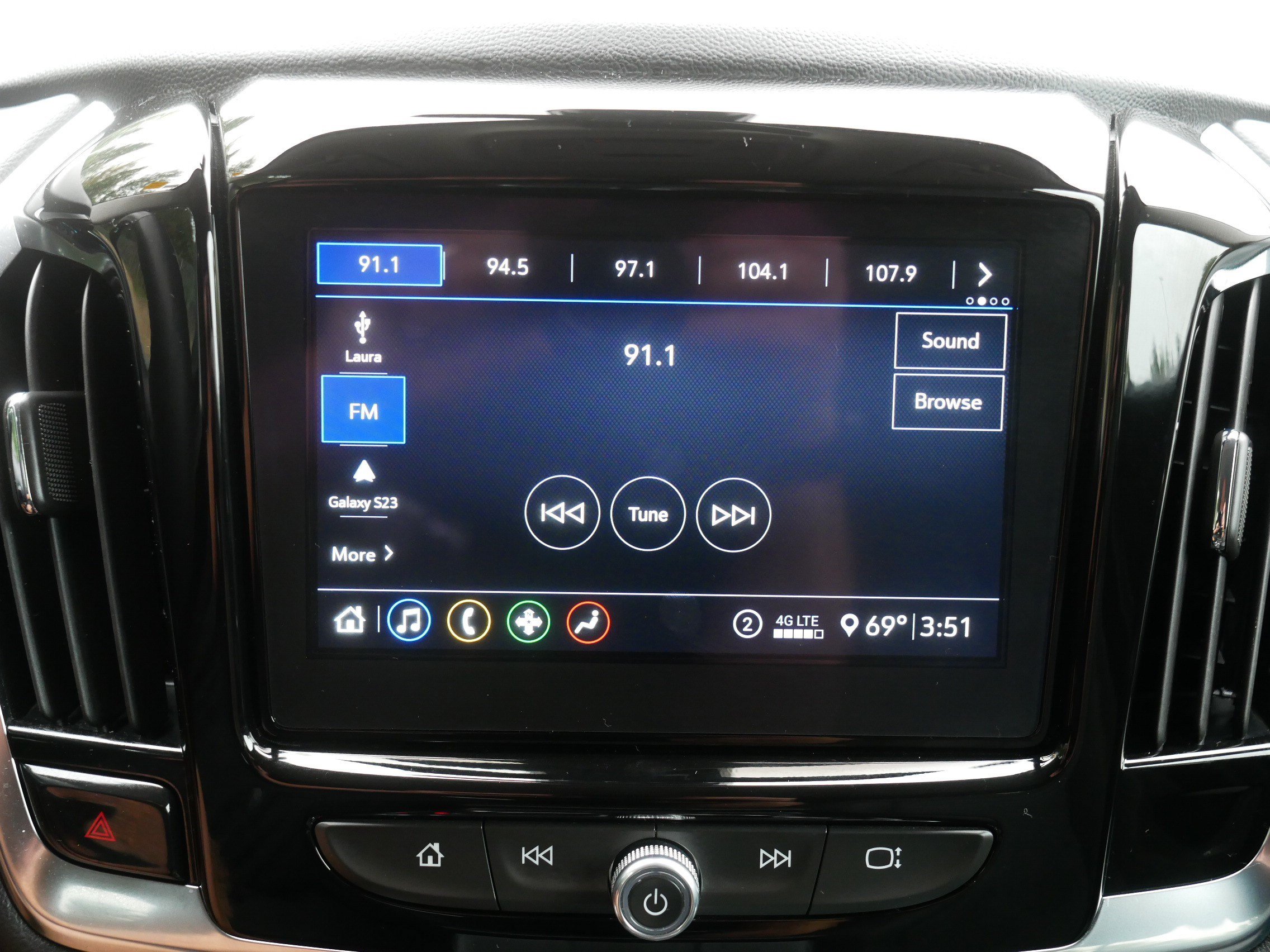 Used 2021 Chevrolet Traverse LT w/ LPO, Floor Liner Package AWD/4WD image 22