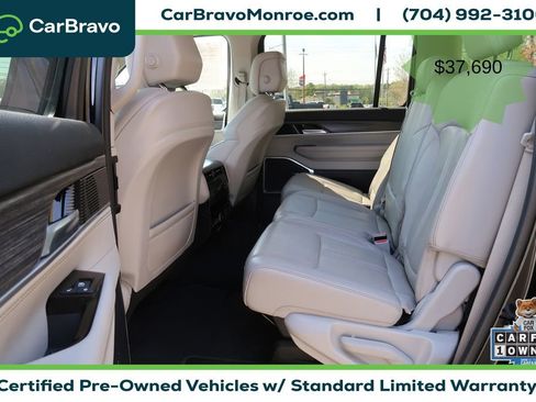Used 2024 Jeep Wagoneer L Series II RWD image 29