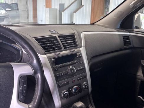 Used 2010 Chevrolet Traverse LT w/ Personal Connectivity Package FWD image 4