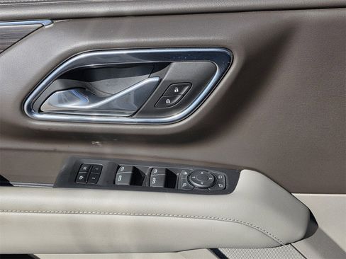 Used 2023 Chevrolet Suburban Z71 w/ Luxury Package image 23