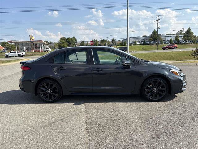 Used 2023 Toyota Corolla SE w/ Carpet Mat Package (TMS) FWD image 3