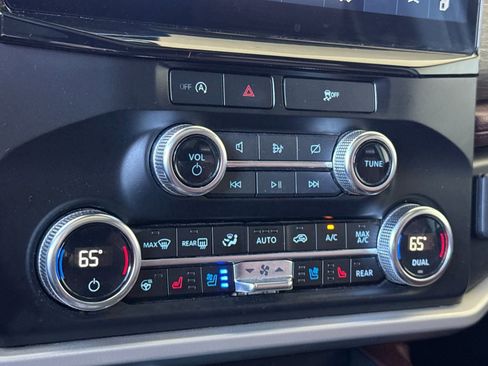 Used 2024 Ford Expedition Limited image 22