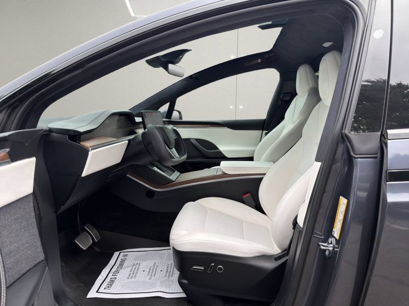 Used 2023 Tesla Model X AWD/4WD image 9