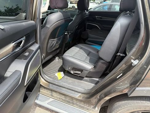 Used 2022 Kia Telluride EX w/ EX Premium Package AWD/4WD image 17
