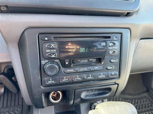 Used 2000 Nissan Xterra XE image 13