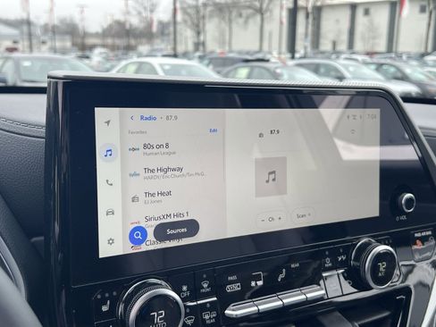 New 2026 Toyota Highlander Platinum image 13