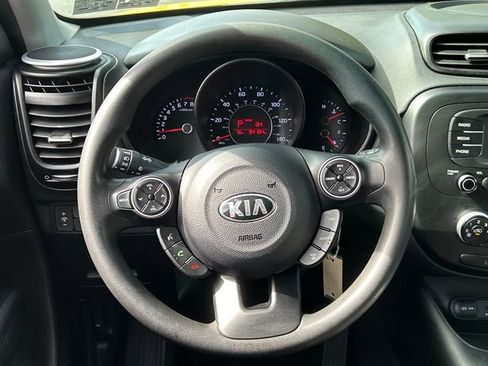 Used 2016 Kia Soul + image 15