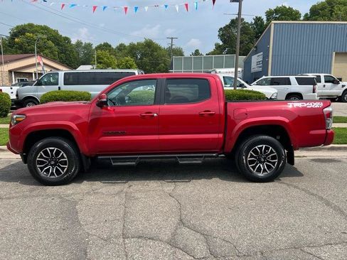 Used 2021 Toyota Tacoma TRD Sport w/ Technology Package AWD/4WD image 5