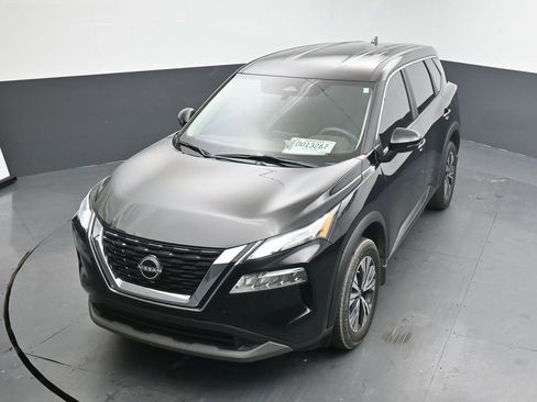 Used 2023 Nissan Rogue SV image 12